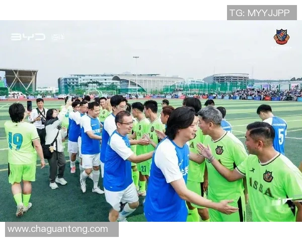 足球明星与娱乐明星的跨界合作背后有哪些不为人知的故事和趣闻